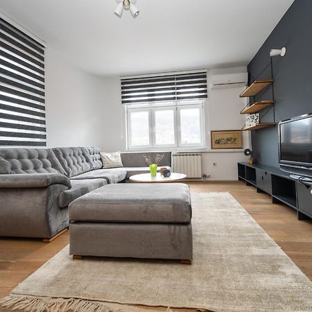 Design 1Bdr Apartment With City View Sarajevo Ngoại thất bức ảnh